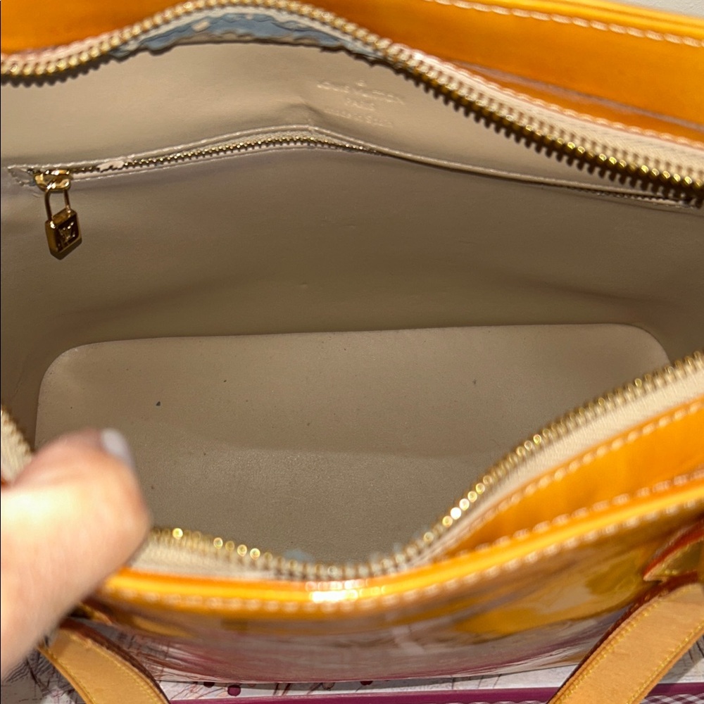Louis Vuitton Shiny Vernis Gold Tote - Picture 11 of 16
